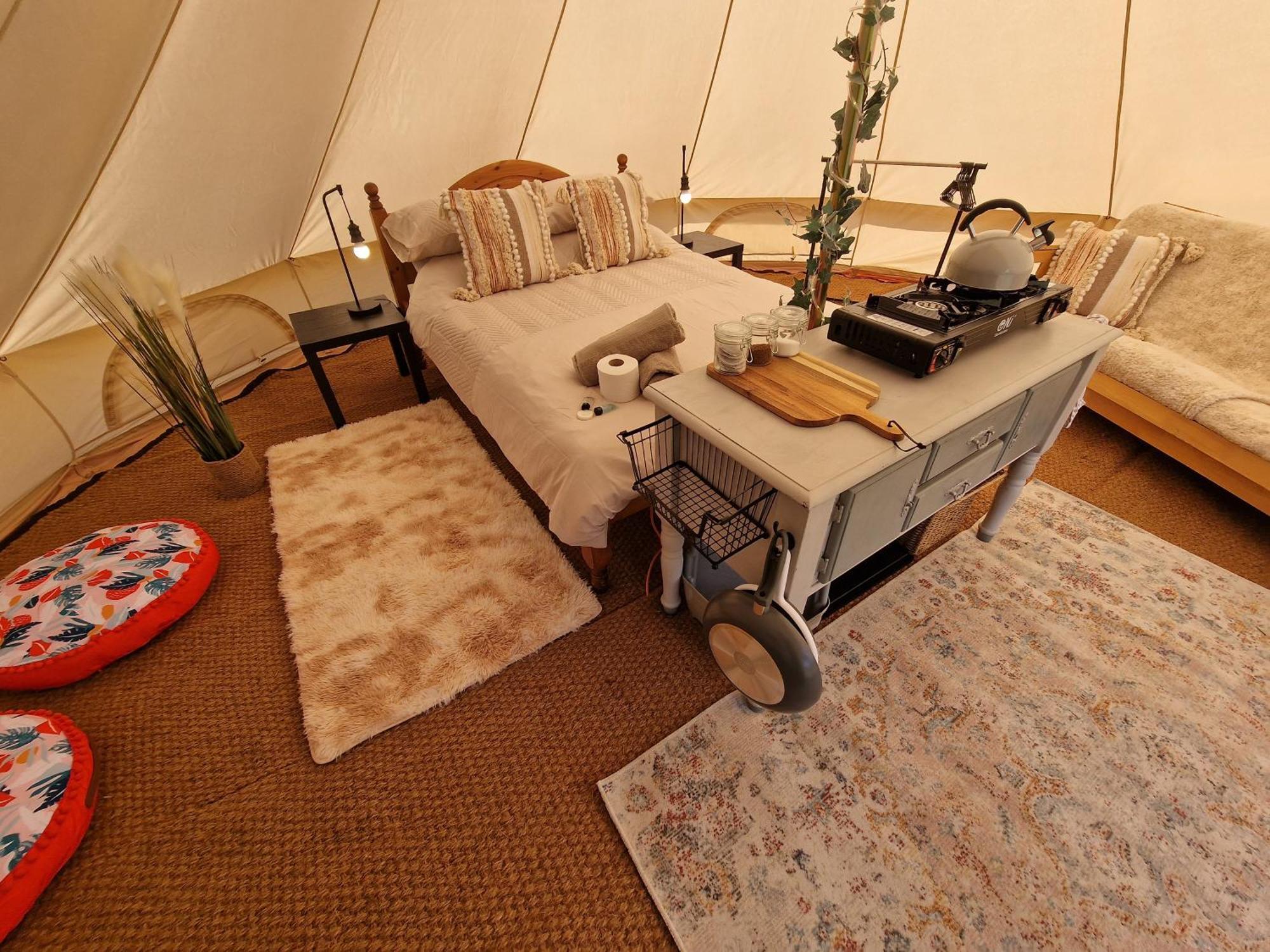 Beautiful 1-Bed Bell Tent In Holyhead Buitenkant foto